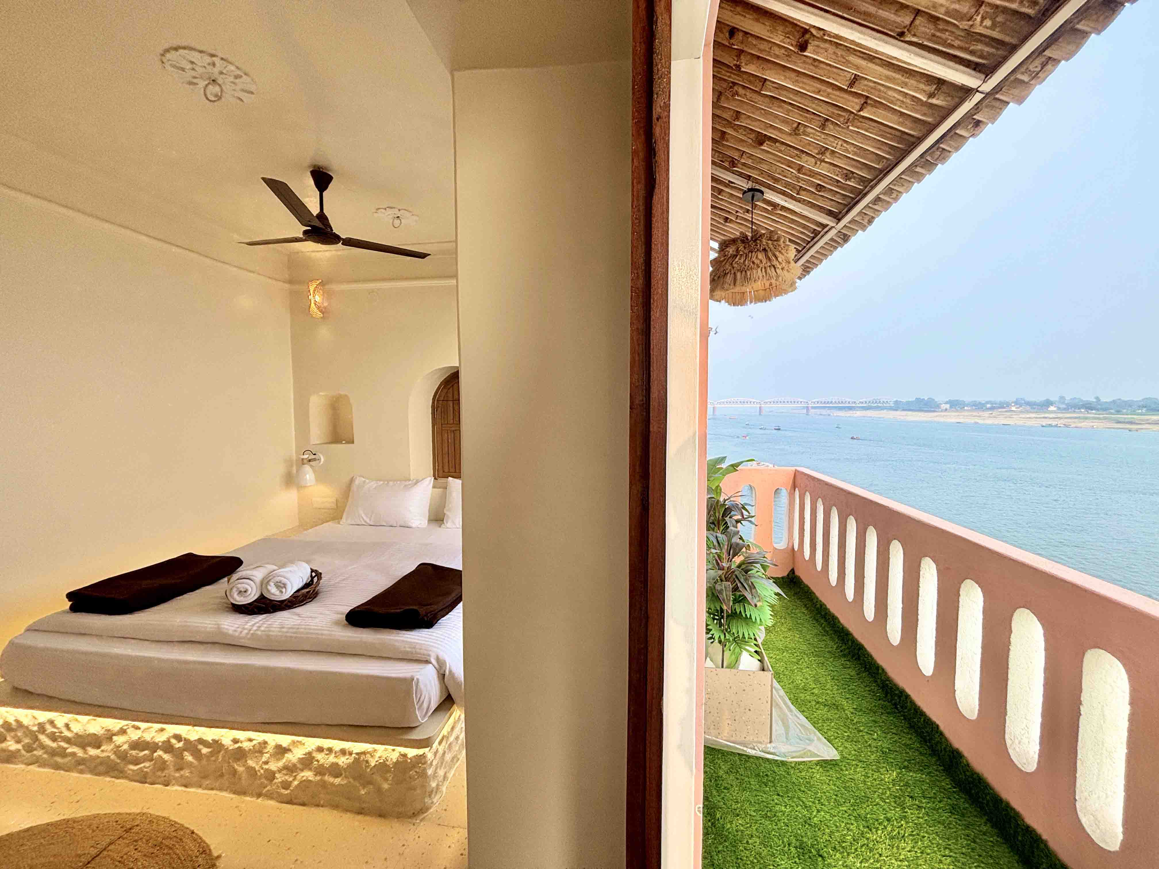 Riverfront Minimalist Room