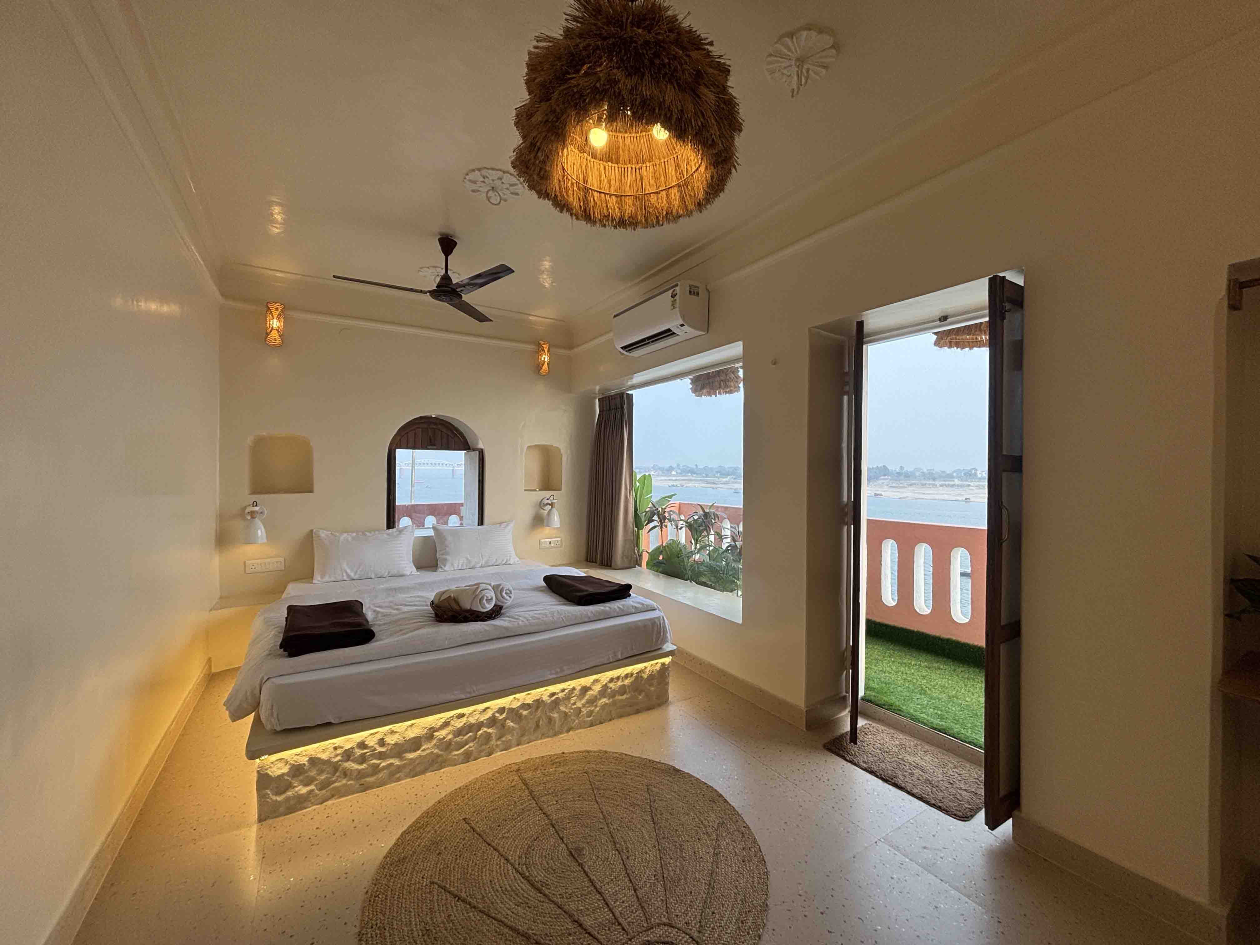 Riverfront Minimalist Room