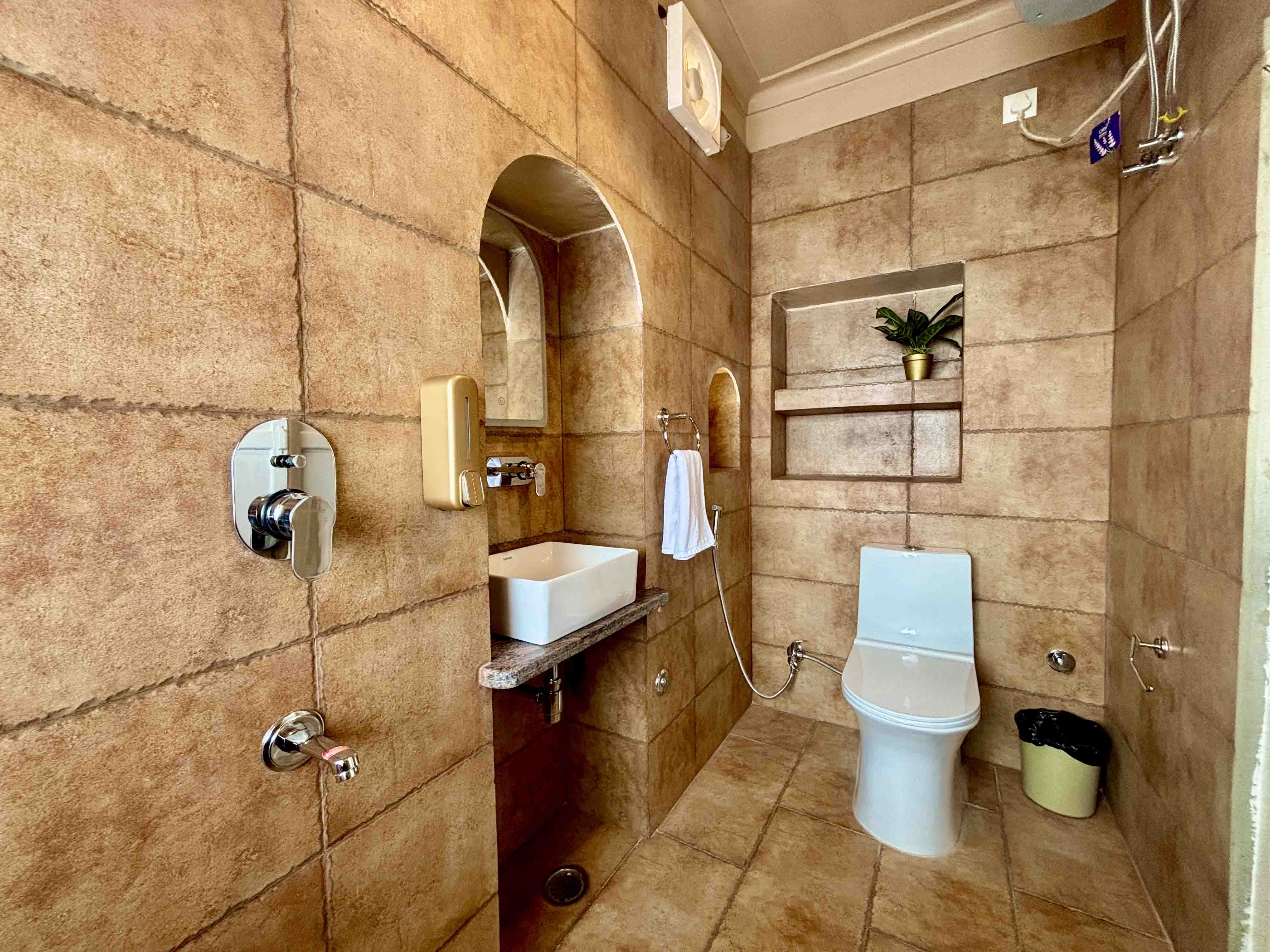 Riverfront Minimalist Room
