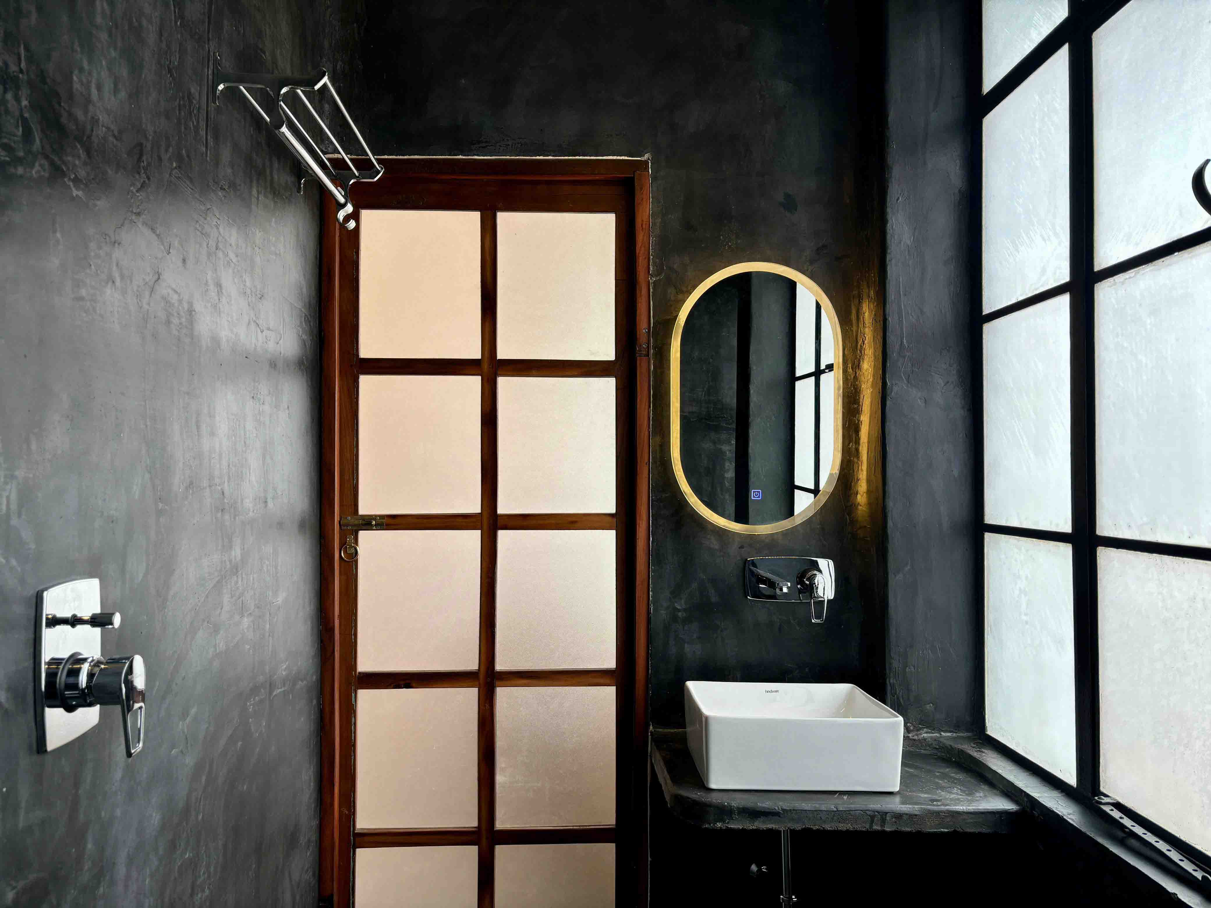 Earthy Suite Bathroom