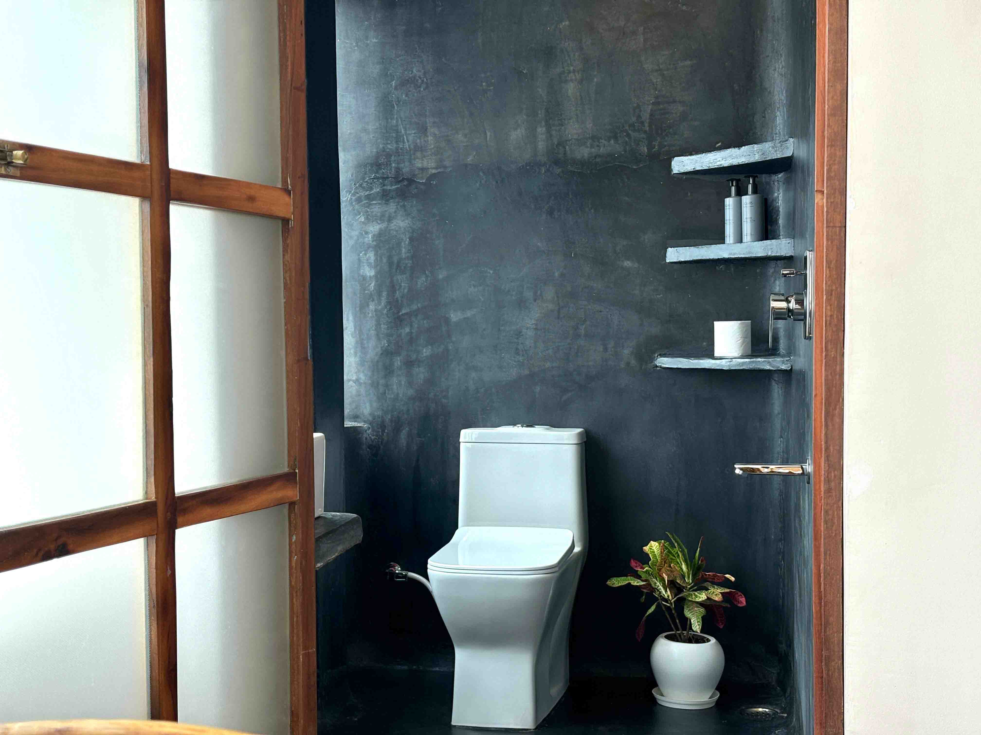 Earthy Suite Bathroom